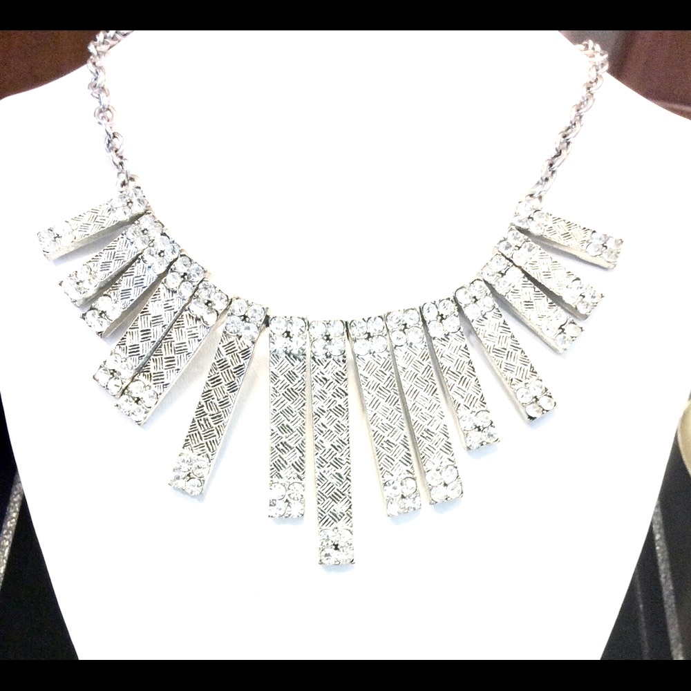 Silver Tone Necklace